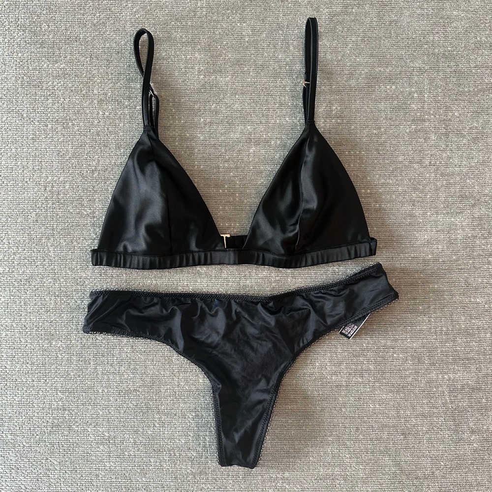 Victoria’s Secret lingerie set small